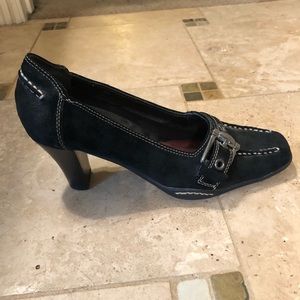 Aerosoles Black suede dress shoe